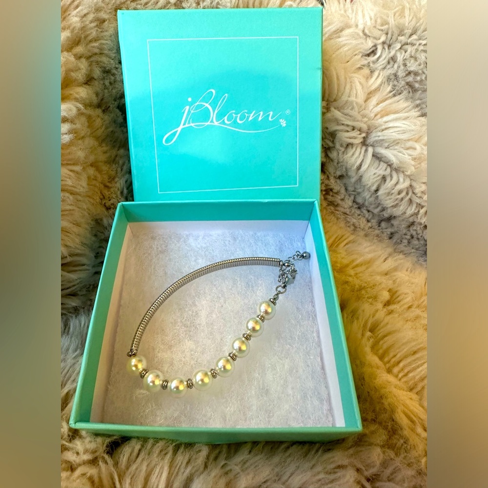 jBloom Pearl & Silver Bracelet